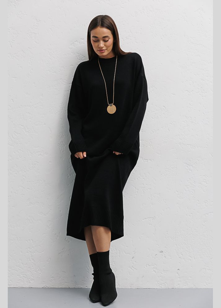 Черное вязаное длинное платье oversize серого цвета Arjen