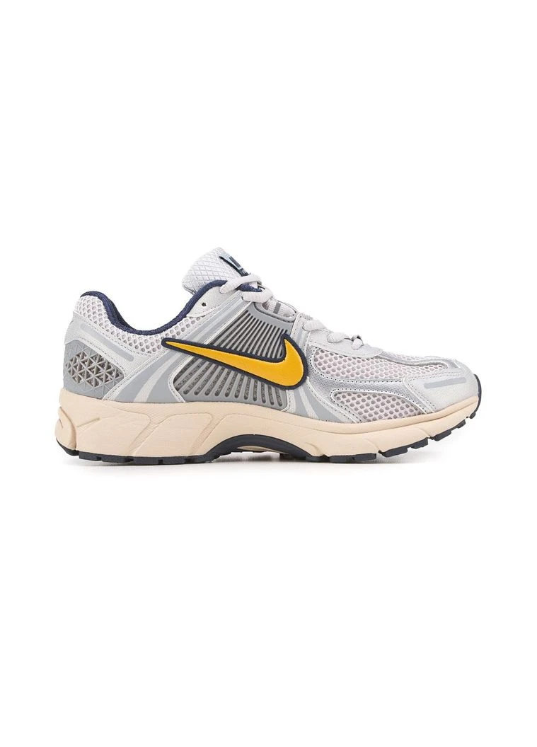 Оранжевые демисезонные кроссовки мужские nike zoom vomero 5 pure platinum laser orange найк зум вомеро 5 оранжевые No Brand
