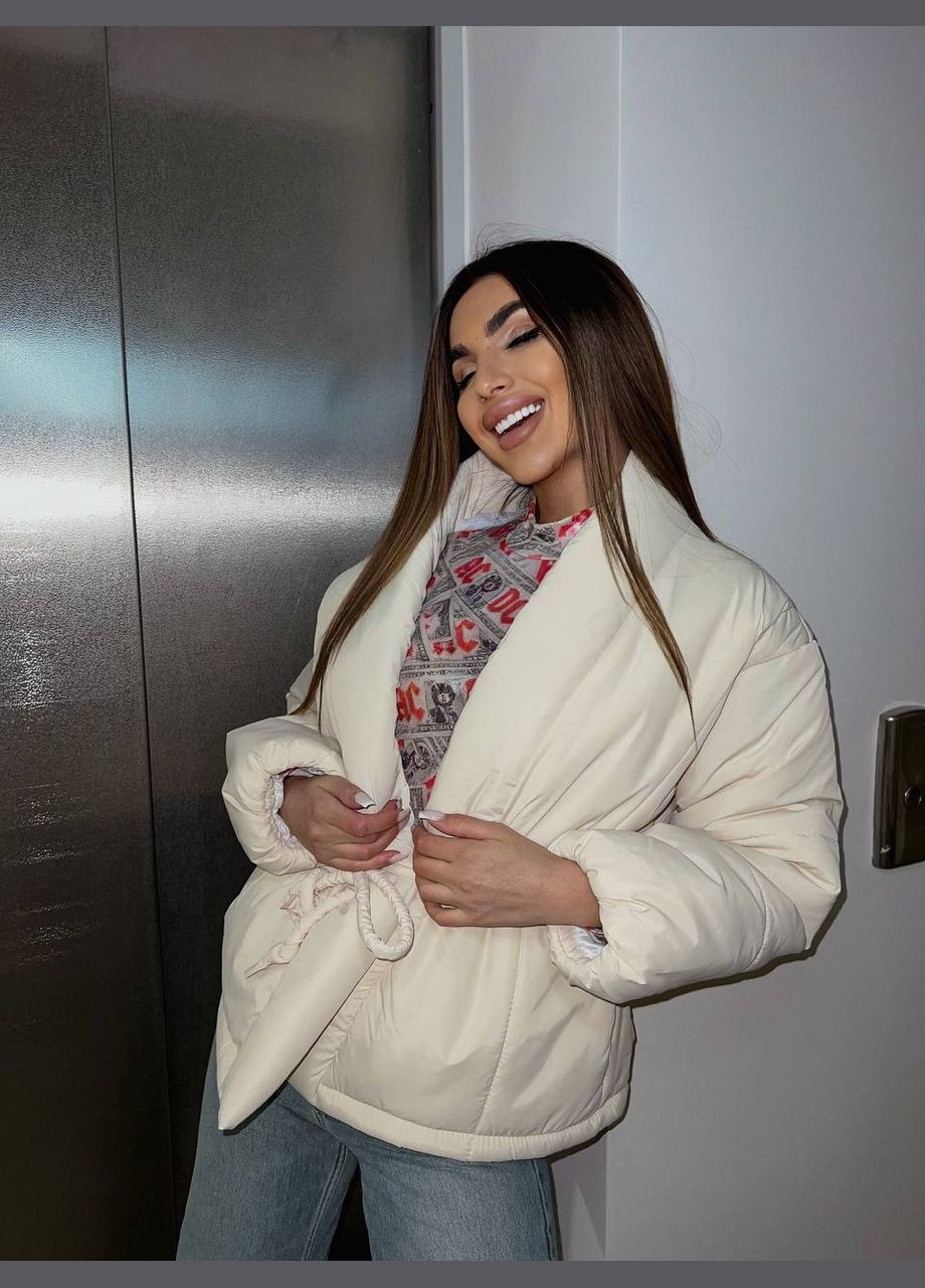 Светло-бежевая демисезонная стильная ассиметричная куртка Vakko