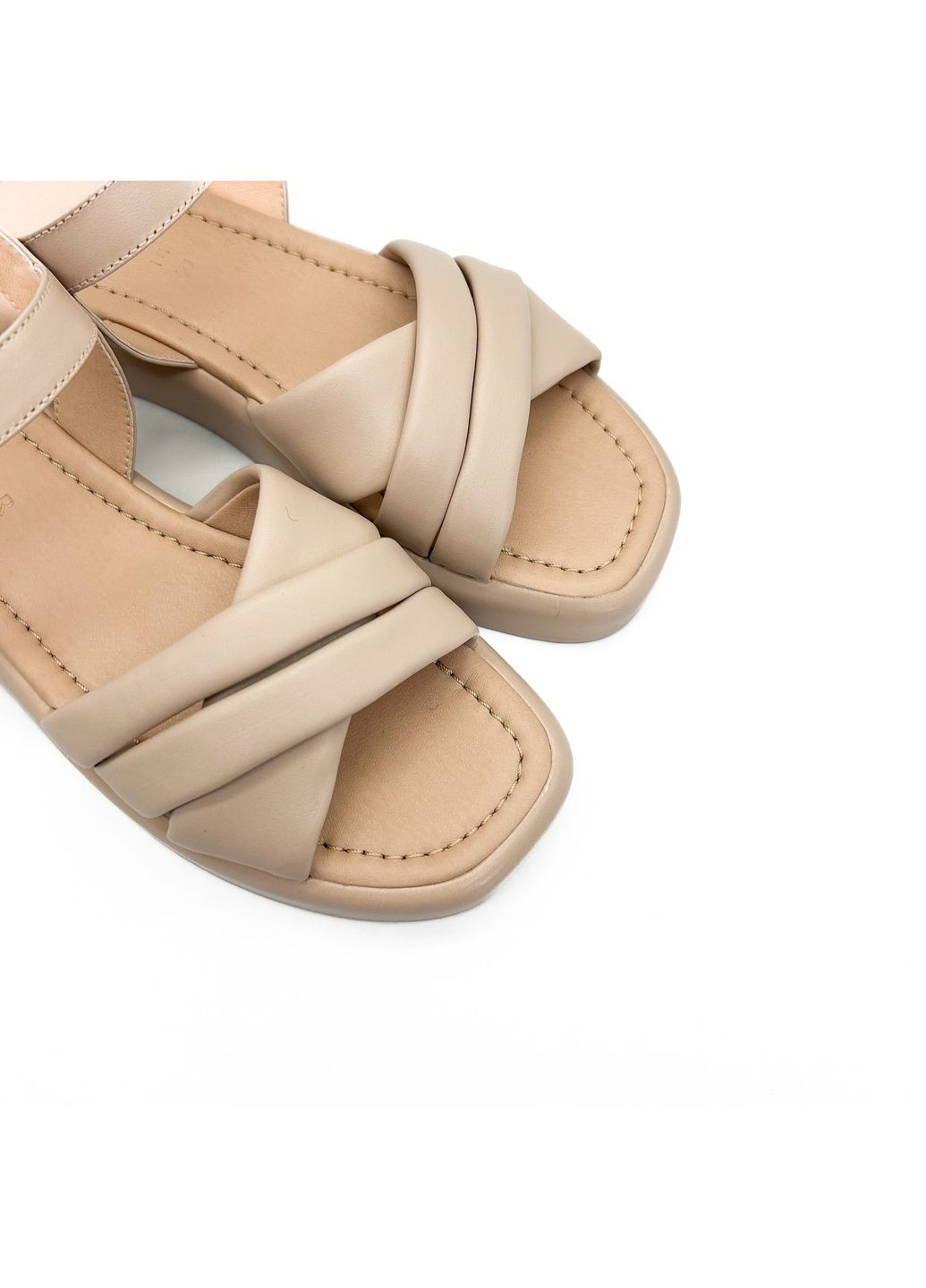 Светло-бежевые босоножки (р) кожа 0-1-1-368-7 Danler с ремешком