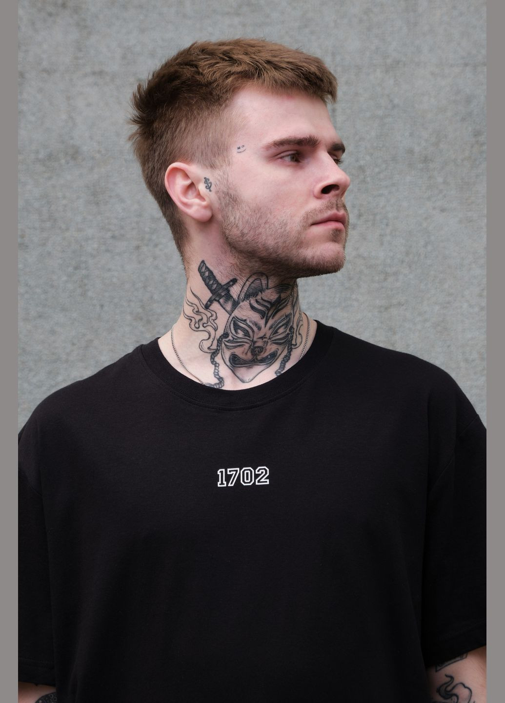 Чорна чоловіча оверсайз футболка з принтом deadly з довгим рукавом Without