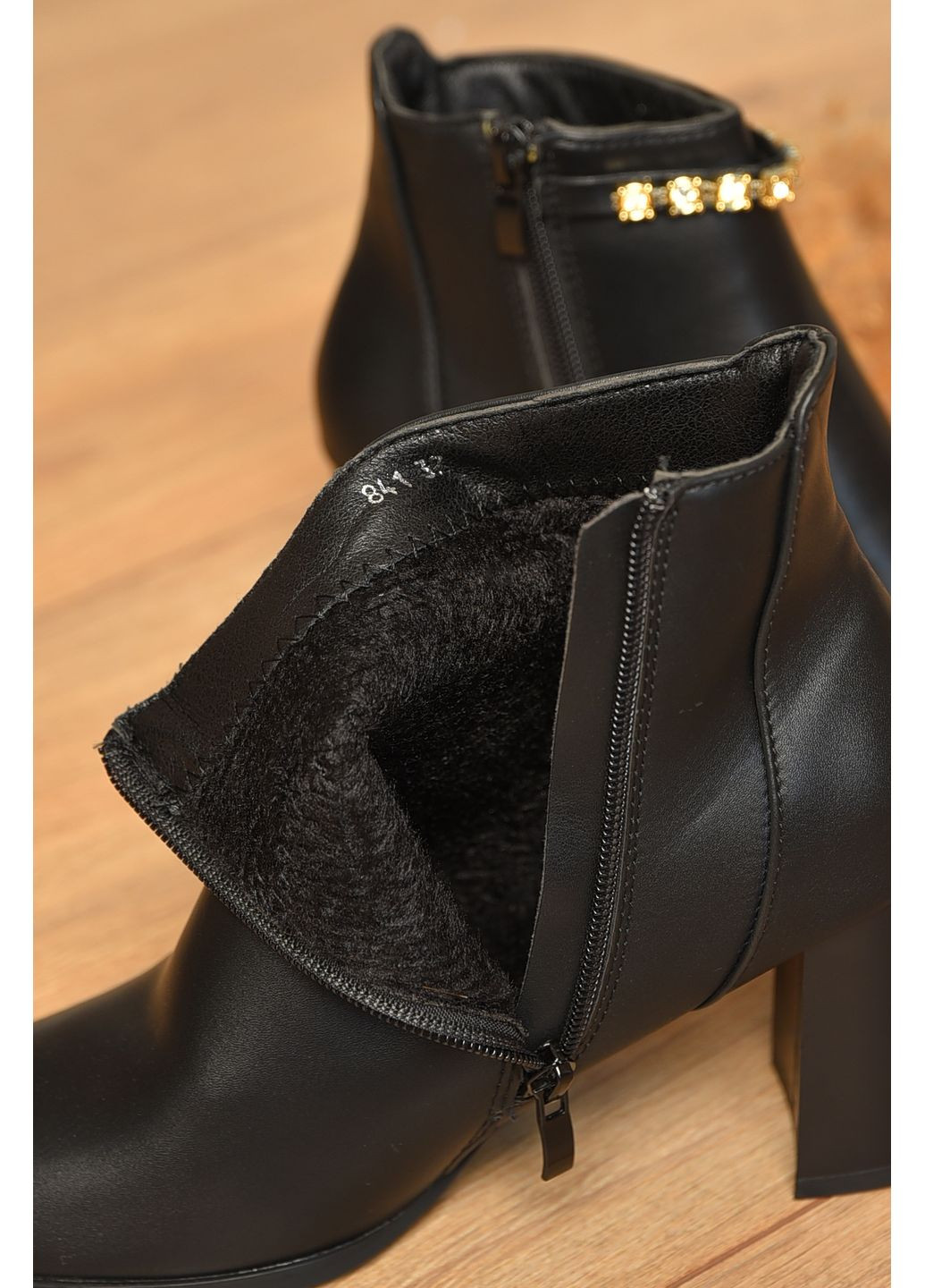 Черевики жіночі демісезонні чорного кольору Let's Shop (361146322)