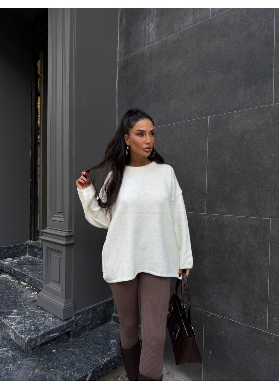 Молочный демисезонный женский объемный свитер Fashion