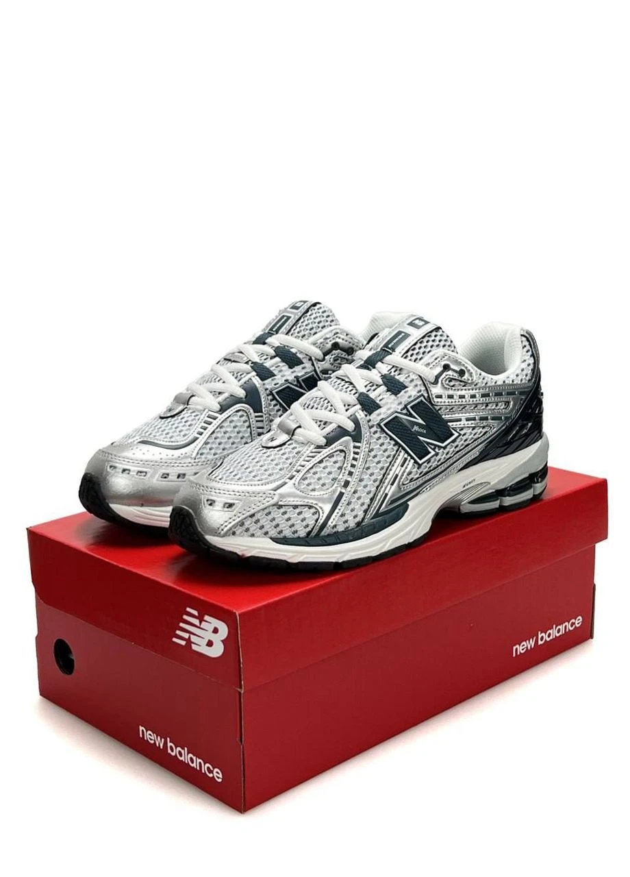 Светло-серые демисезонные кроссовки мужские New Balance 1906R Light Grey Metallic