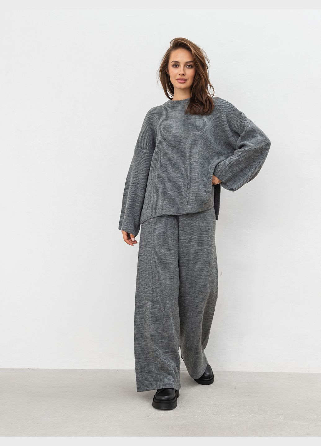 Серый зимний комплект свободного кроя Romashka Лубана