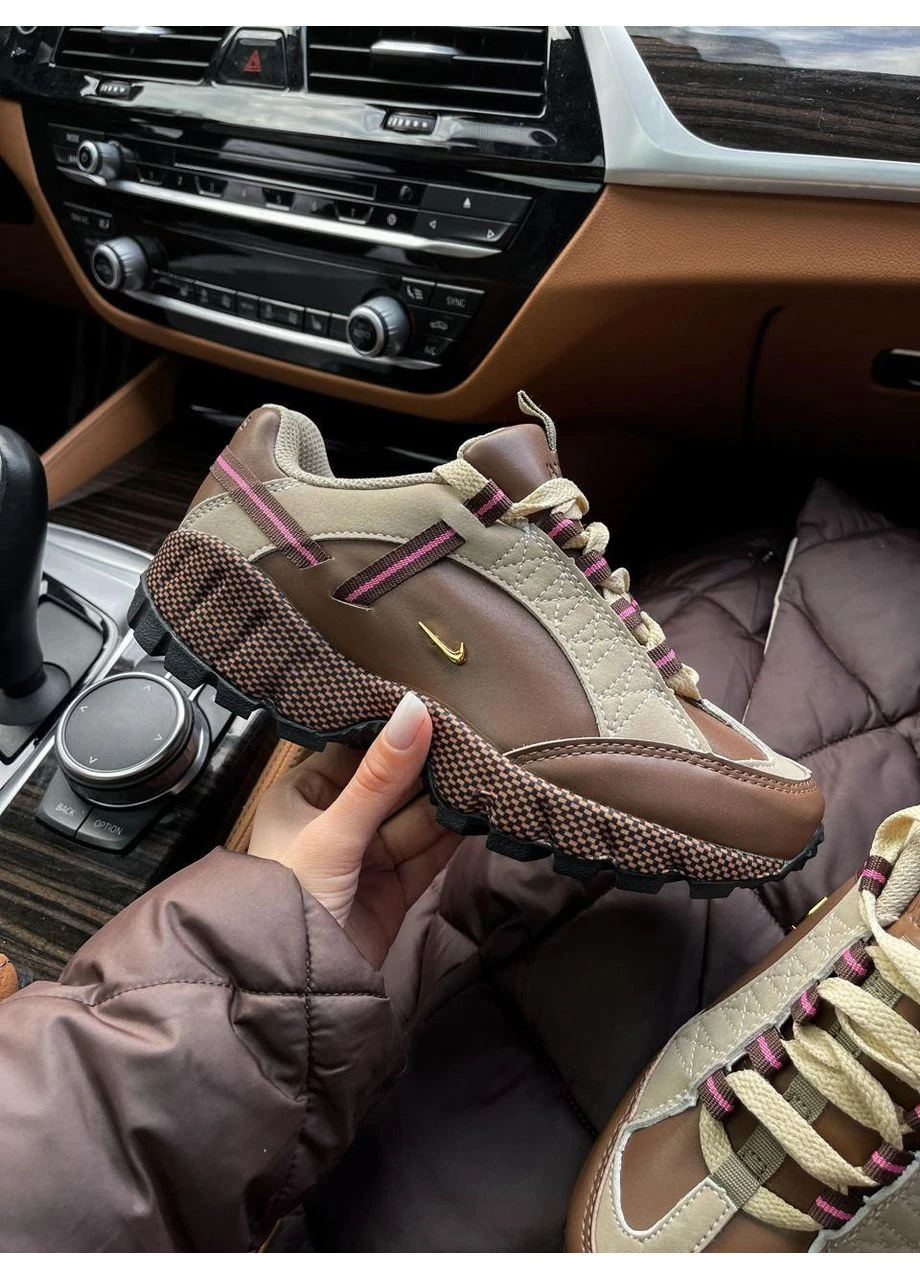 Коричневые летние кроссовки nike humara lx jacquemus ale brown gold найк хума́ра No Brand