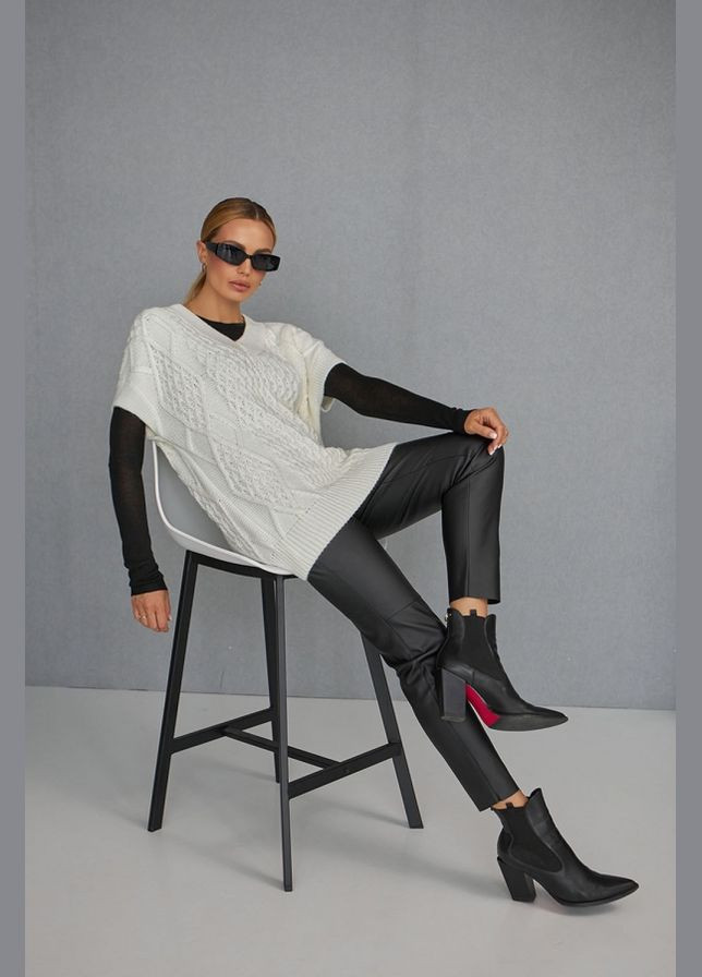 Молочный демисезонный объемный жилет с рисунком из полушерстяной пряжи (2450) Triko Bakh