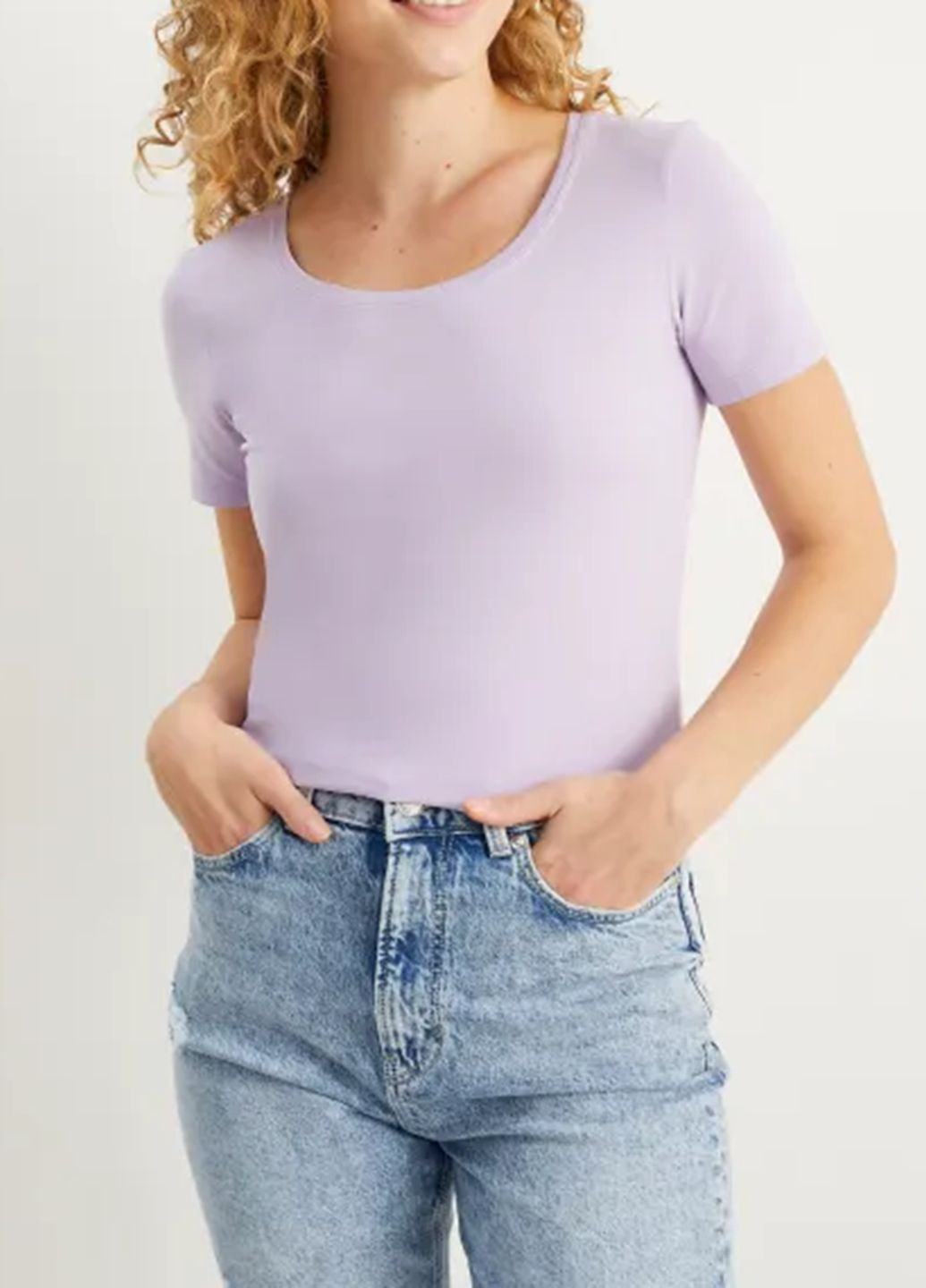 Светло-фиолетовая летняя футболка C&A