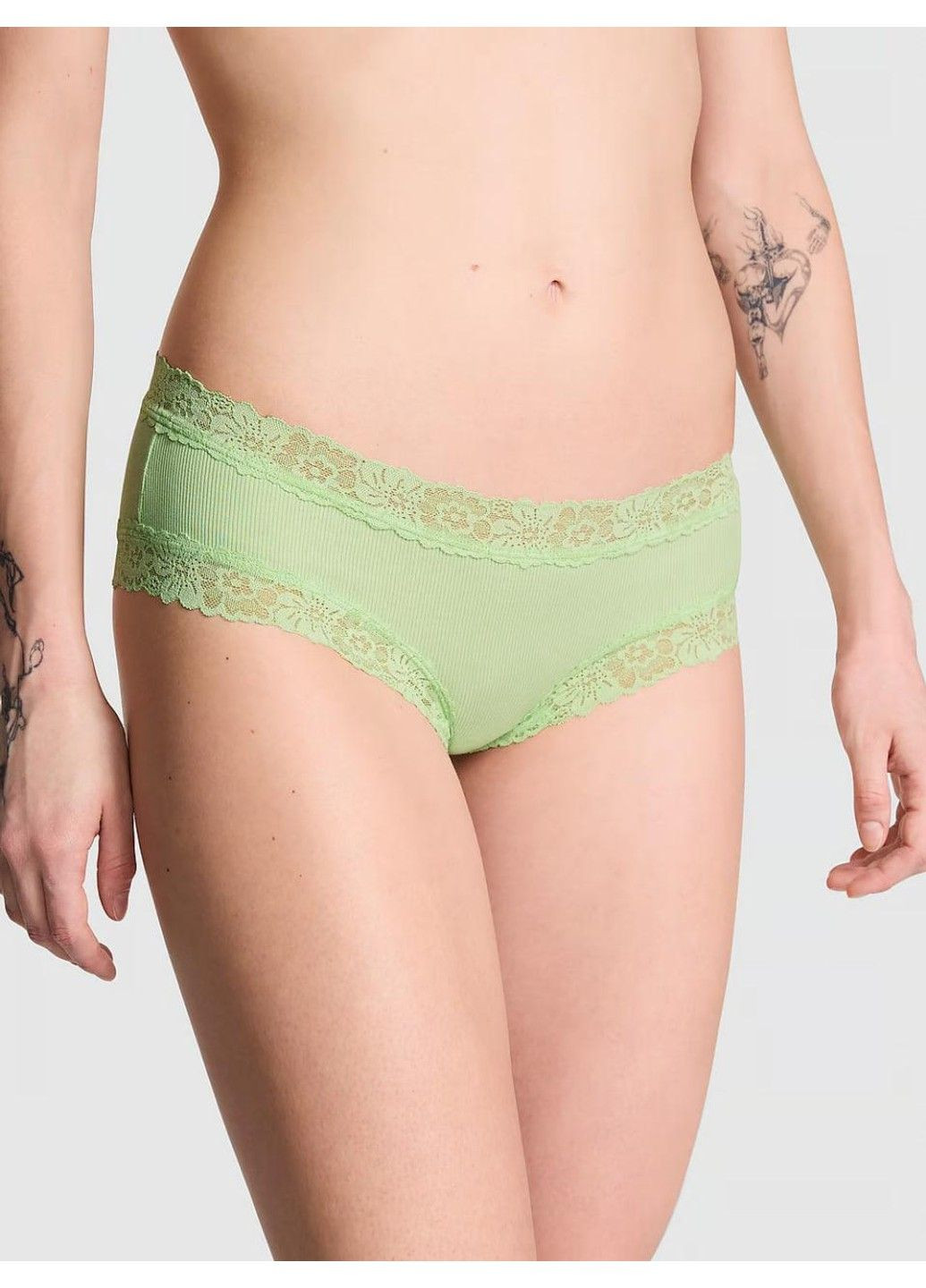 Трусики-чіки жіночі бавовняні з мереживом PINK Wink Lace-Trim Cheeky Panty зелені Victoria's Secret (330829543)