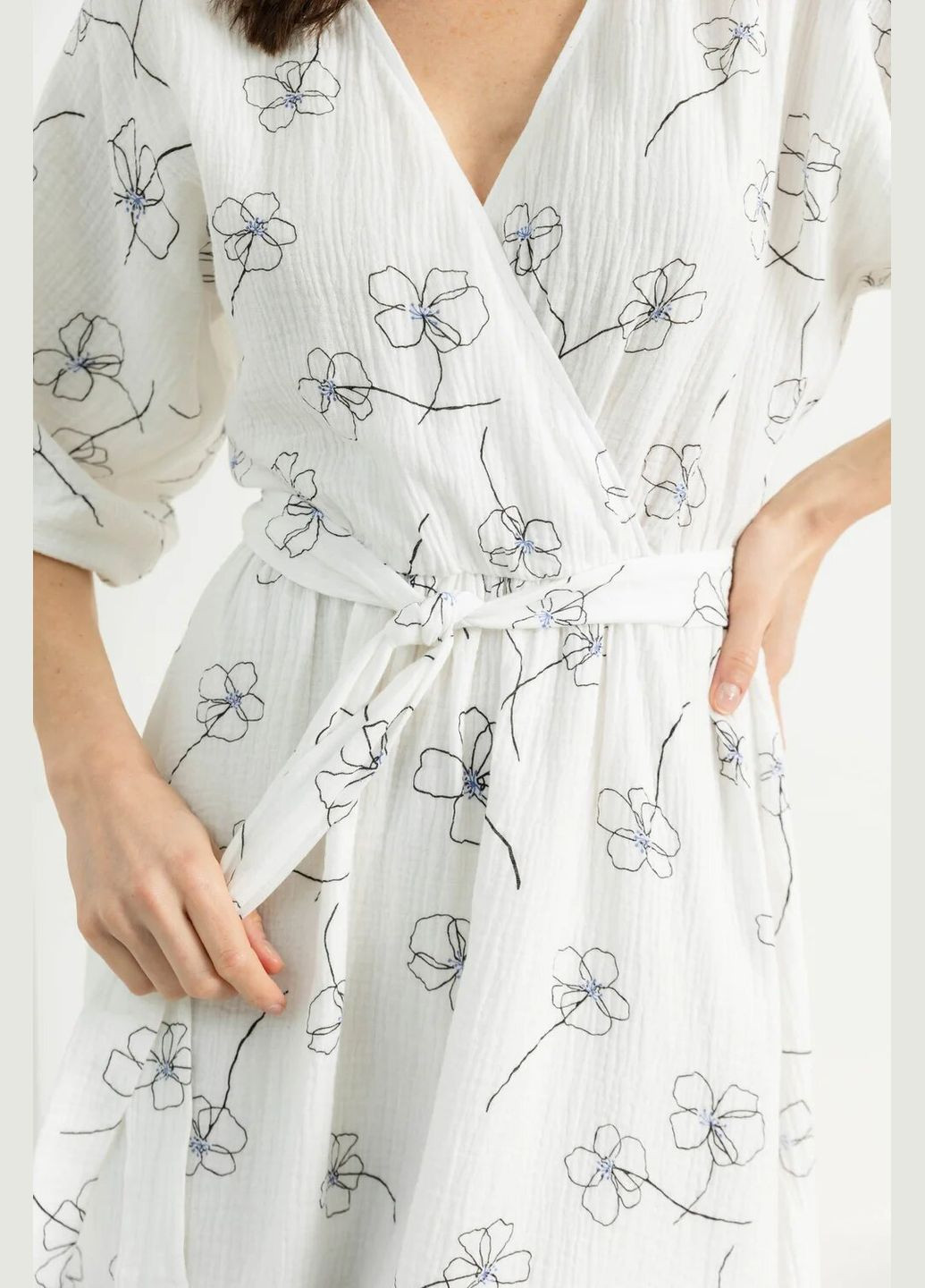 Белое кэжуал платье Seventeen с цветочным принтом