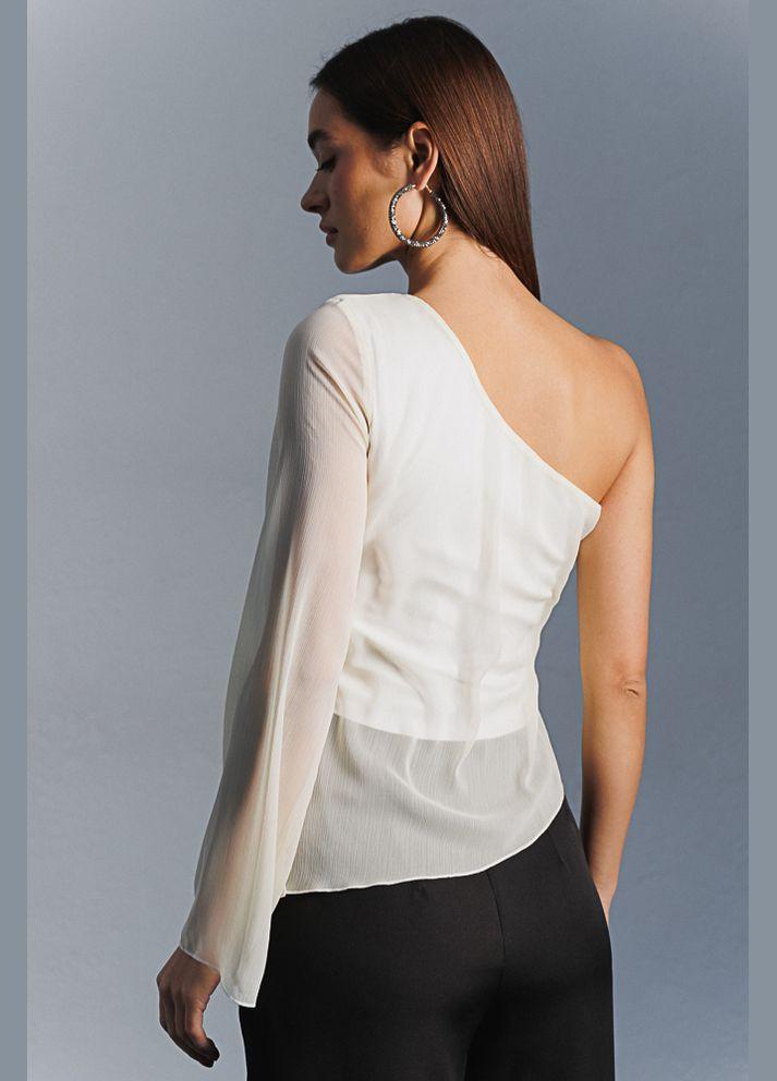 Молочная шифоновая блуза с рукавом на одно плечо молочная Arjen
