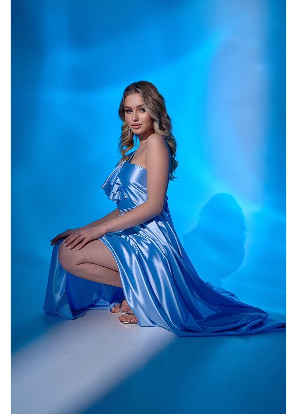 Голубое вечернее платье асимметрия макси 25004 голубой Tanita-Romario