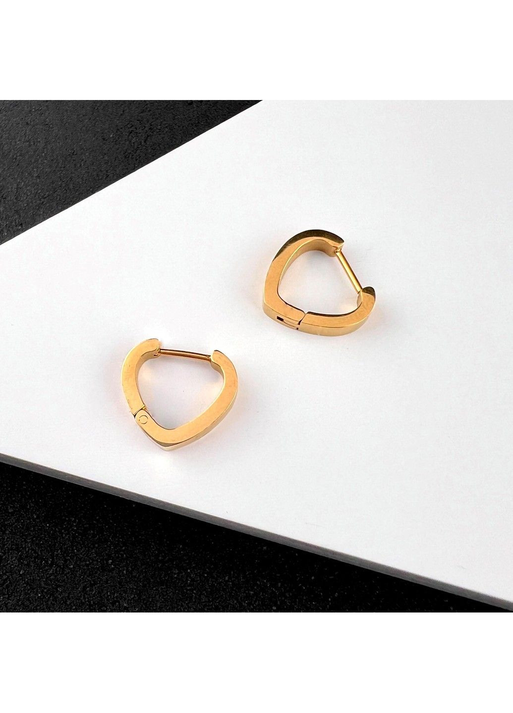 Сережки з позолотою із медичної сталі у вигляді серця ES-317 No Brand (299330644)