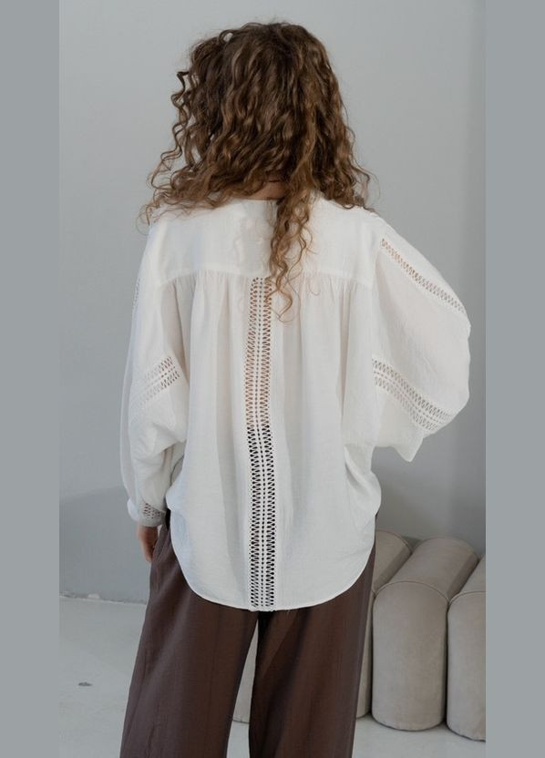 Белая блуза белая с кружевом свободного кроя mknk3031/1-2 Modna KAZKA