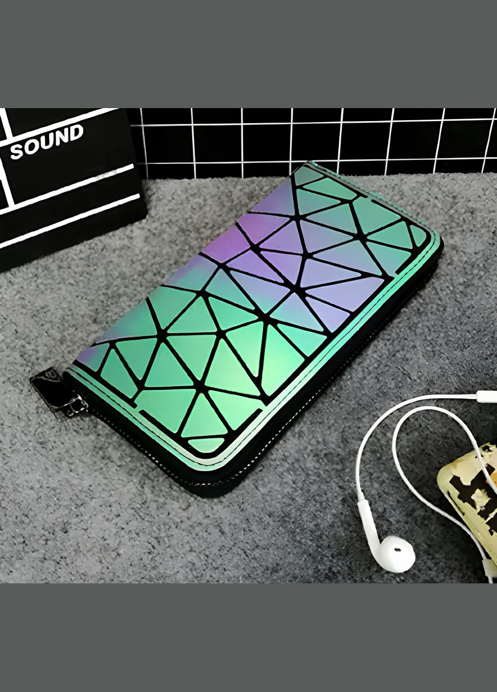 Гаманець жіночий зі світловідбиваючим ефектом! No Brand (316645986)