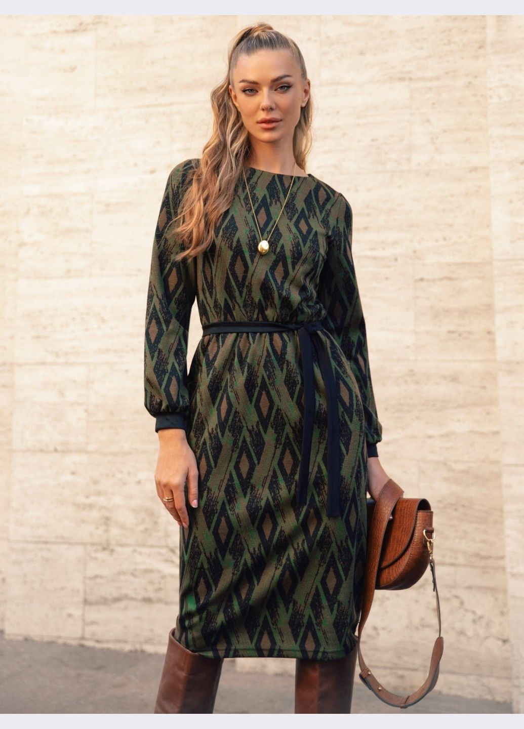 Чорна кежуал чорна сукня-міді прямого крою з принтом Dressa з геометричним візерунком