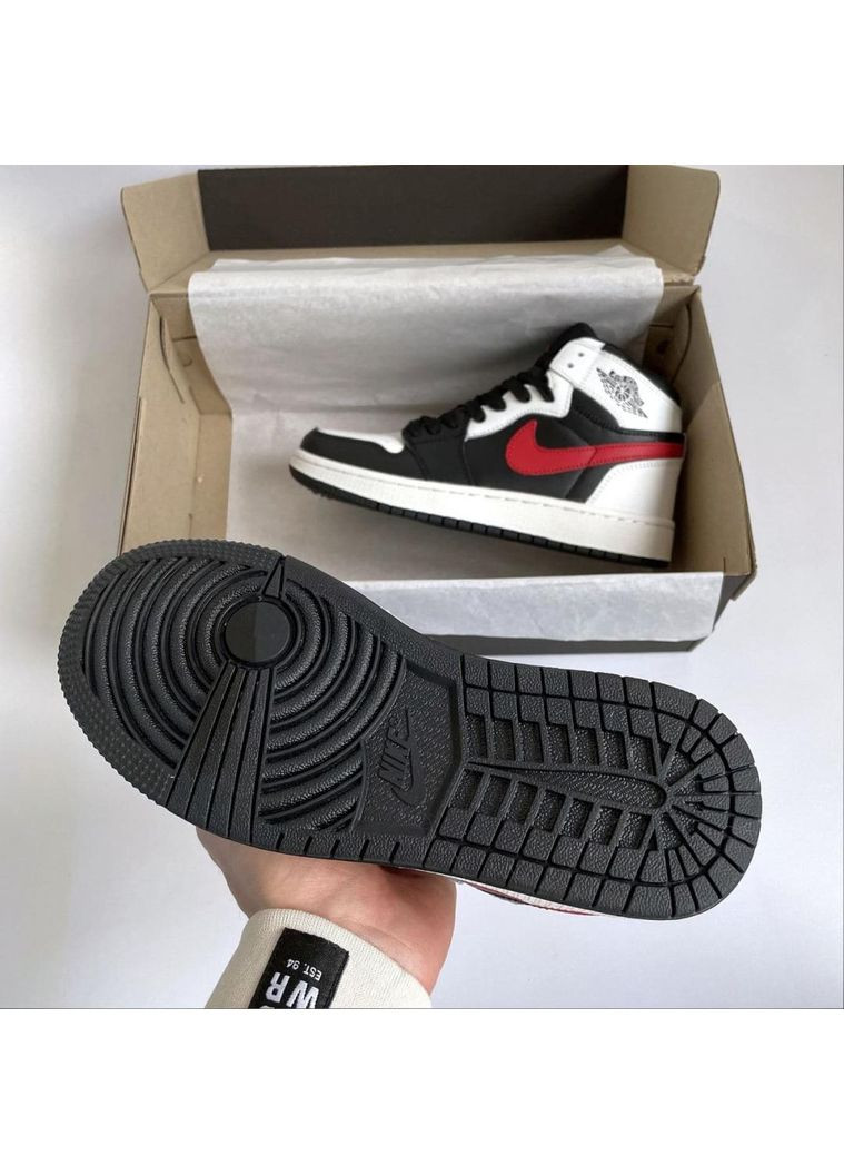 Чорні Осінні кросівки чоловічі nike air jordan 1 retro high black red white 2 найк аір джордан No Brand