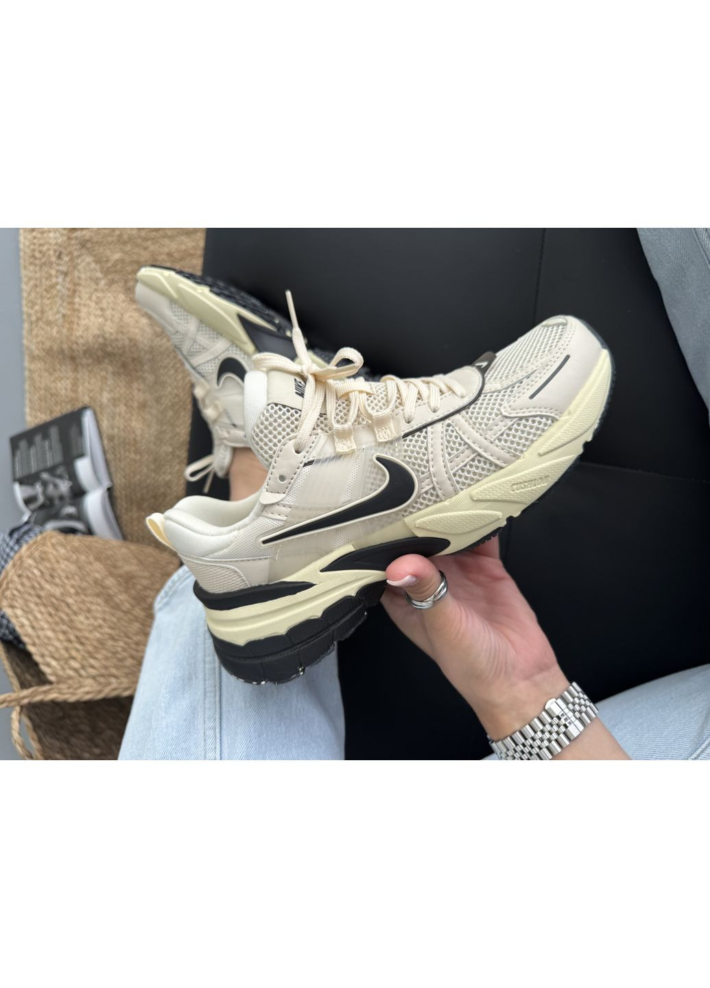КРОСІВКИ ЖІНОЧІ NIKE V2K RUNTEKK BEIGE / BLACK НАЙК В2К РАНТЕКК No Brand чорні демісезони (367173315)