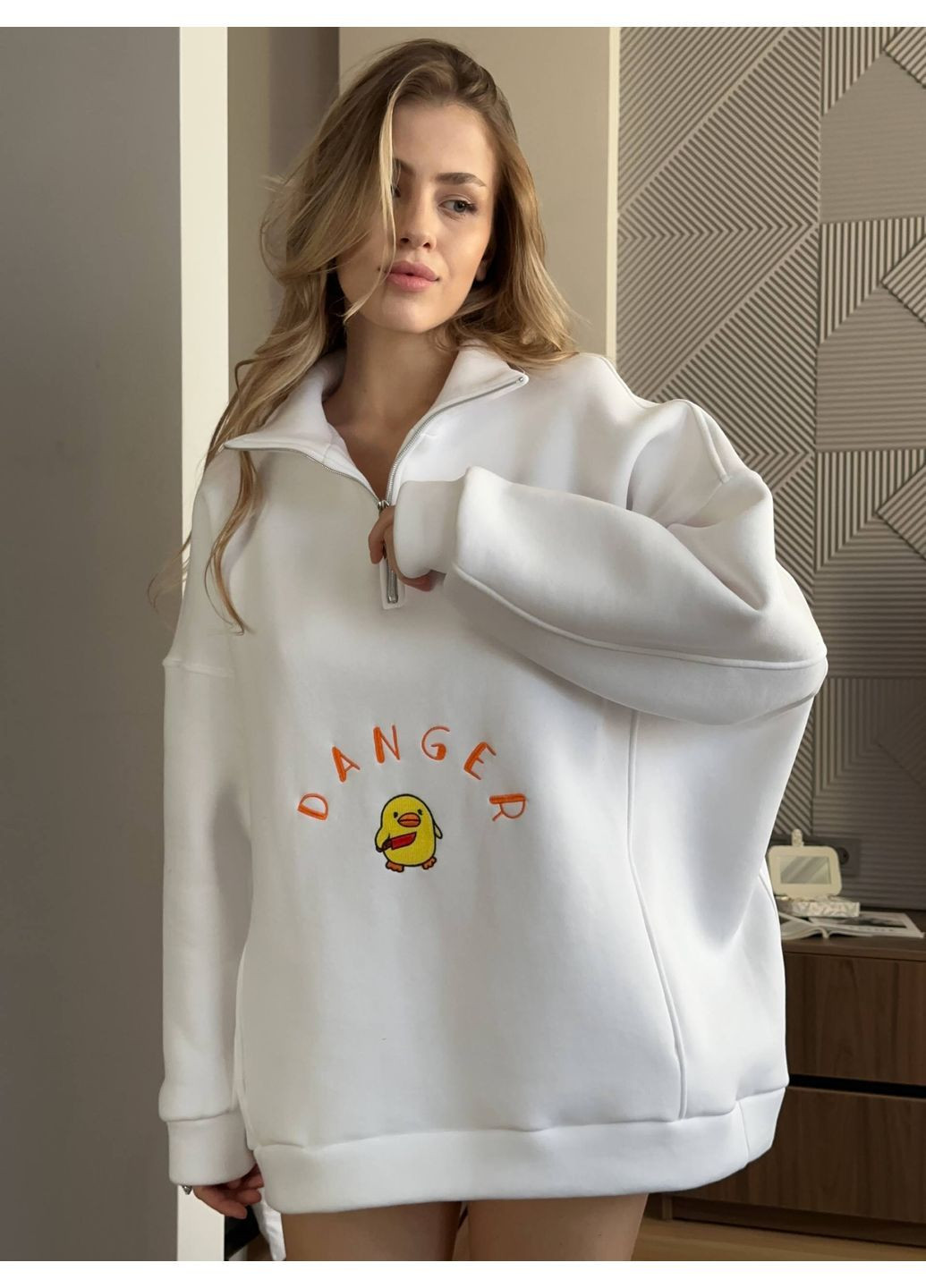 Белый оверсайз худые с вышивкой молния (370032413)