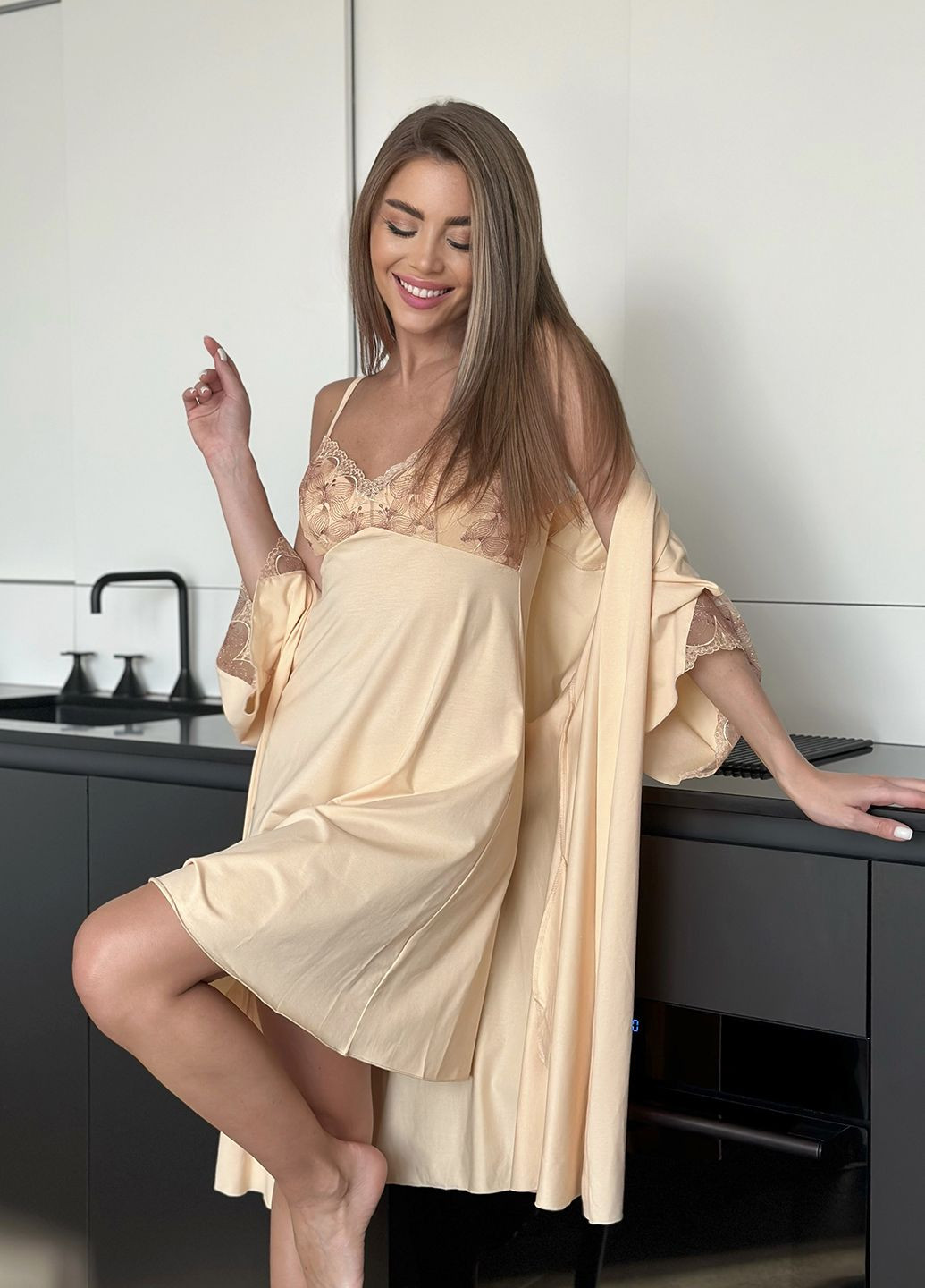 Нічна сорочка персикового кольору з мереживним ліфом ORA (305697078)