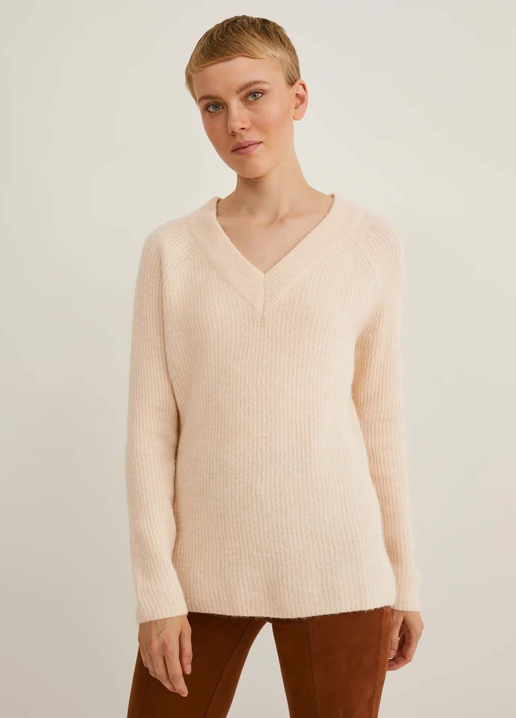 Молочный демисезонный пуловер в составе с шерстью C&A