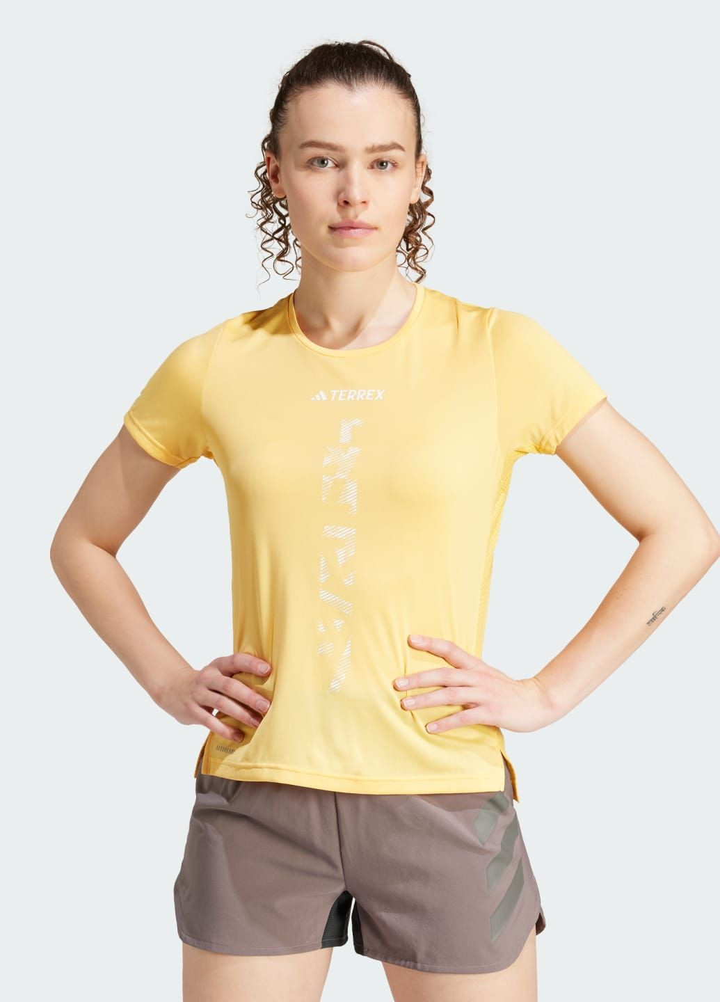 Помаранчева всесезон футболка для бігу terrex agravic trail adidas