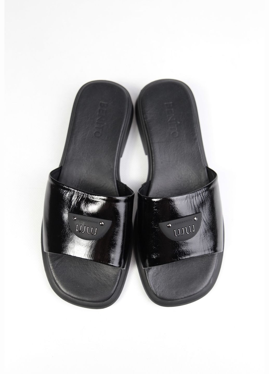 Черные шлепанци Benito