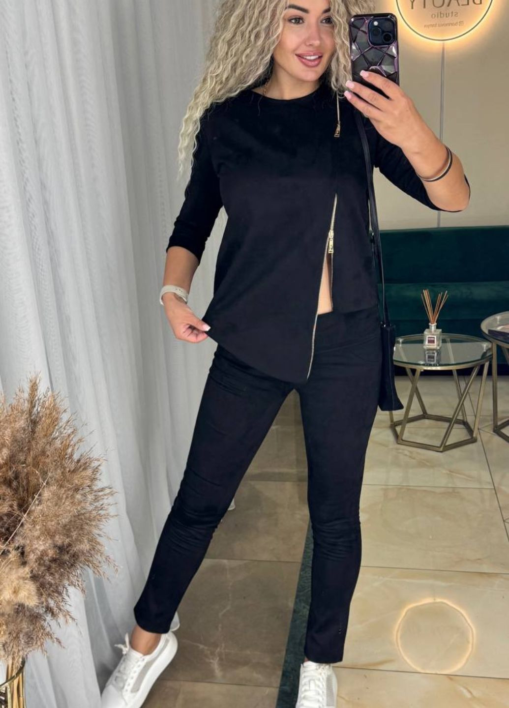 Жіночий костюм з асиметричною кофтинкою на блискавці та завуженими штанами Україна (328392063)
