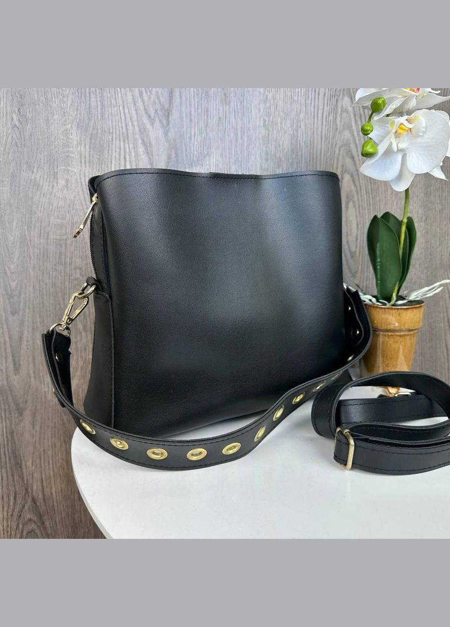 Жіноча сумка на плече з екошкіри з магнітною застібкою трапецієподібна чорна (sku_1001) No Brand (330576332)