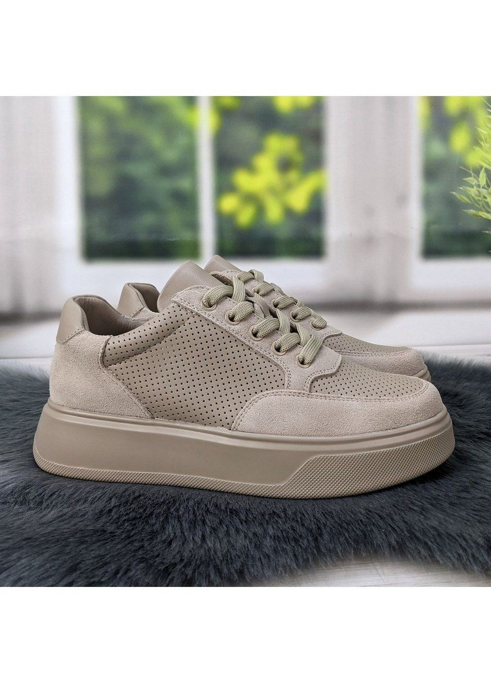 Кросівки жіночі шкіряні з перфорацією Hengji бежеві демісезони (294050623)
