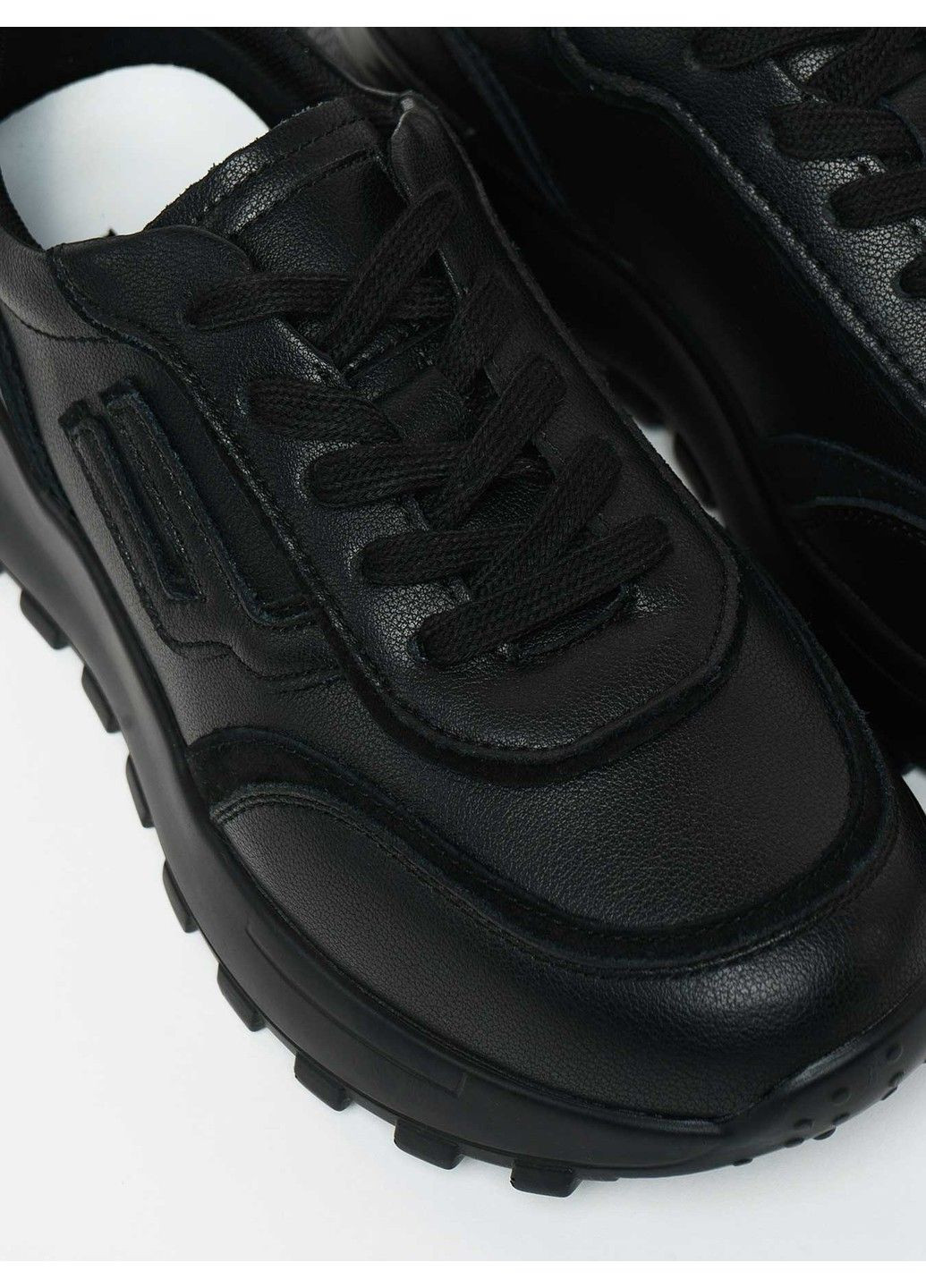 Черные демисезонные женские кроссовки 1100189 Buts