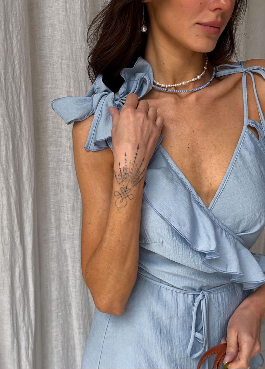 Голубое кэжуал платье с воланами на запах Art Knit однотонное