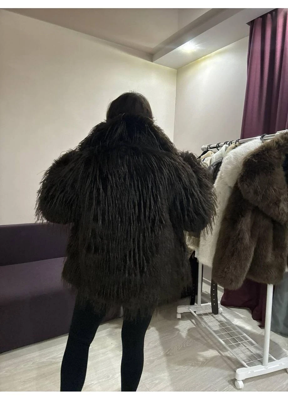 Жіноча шубка зі штучного хутра Страус оверсайз No Brand (401284273)