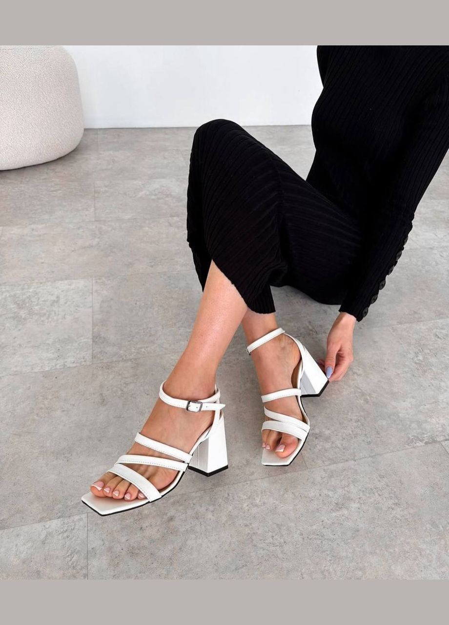 Білі жіночі босніжки на підборах каблуках (2059) No Brand (332994529)