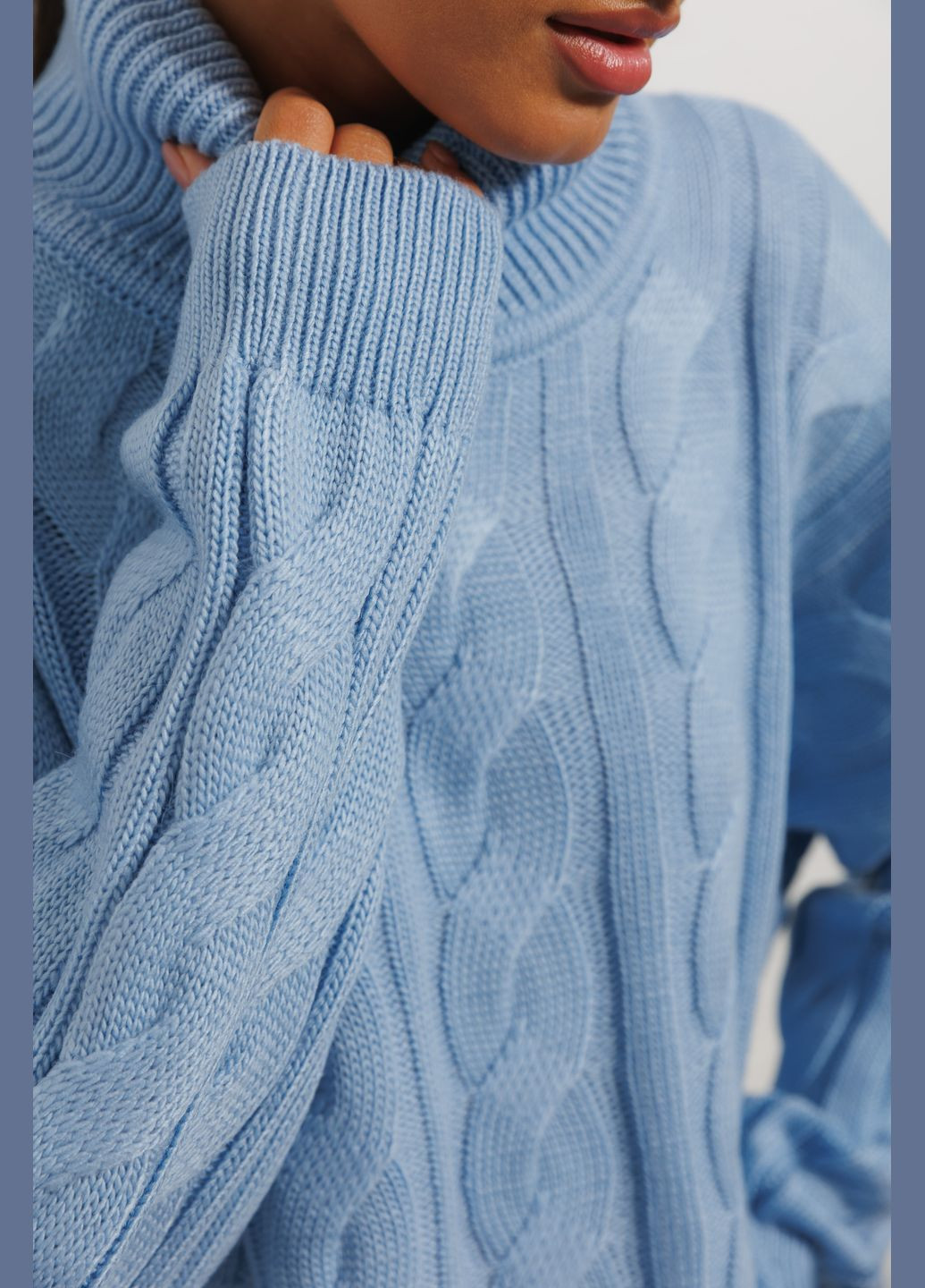Голубой демисезонный женский свитер Arjen