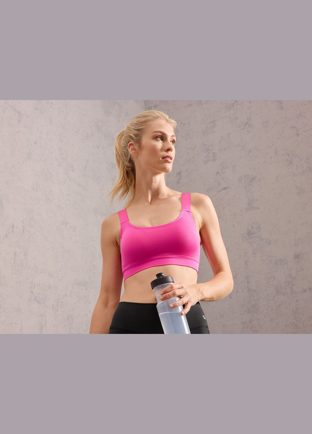 Спортивный топ бесшовный со съемными вкладками для женщины LYCRA® 434748 Crivit (332123395)