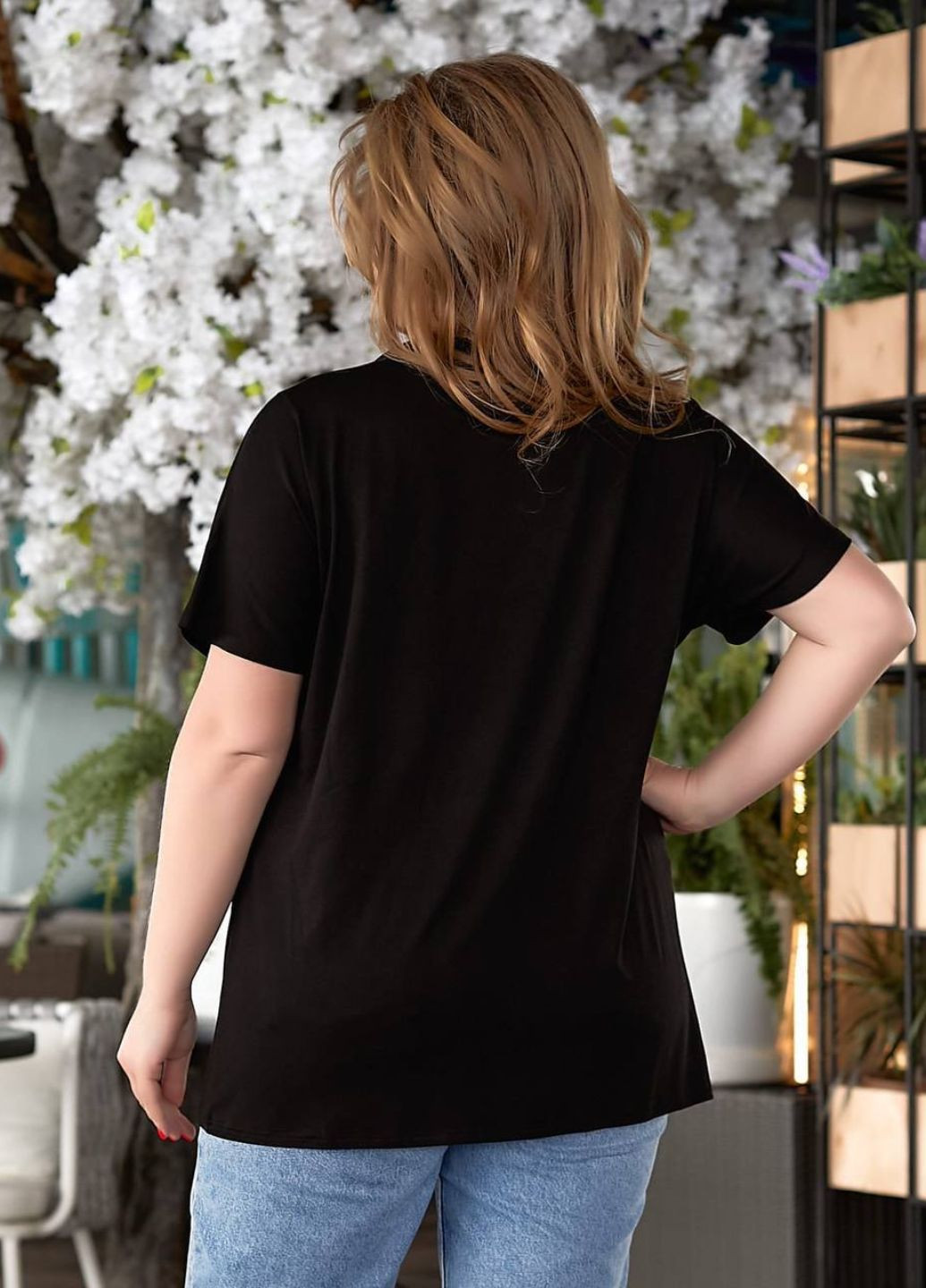 Черная летняя футболка украшена пайетками с коротким рукавом No Brand