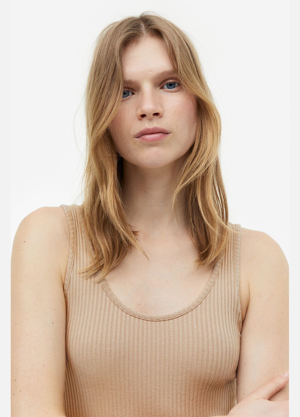 Бежевое кэжуал платье в рубчик H&M однотонное