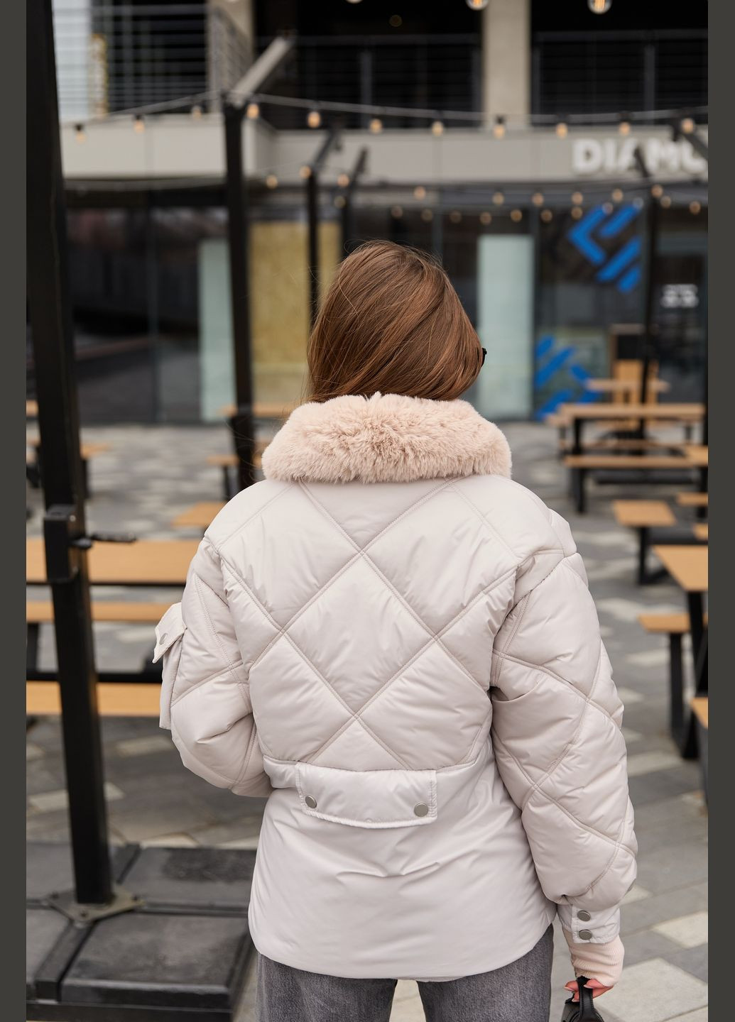 Молочна зимня куртка MN