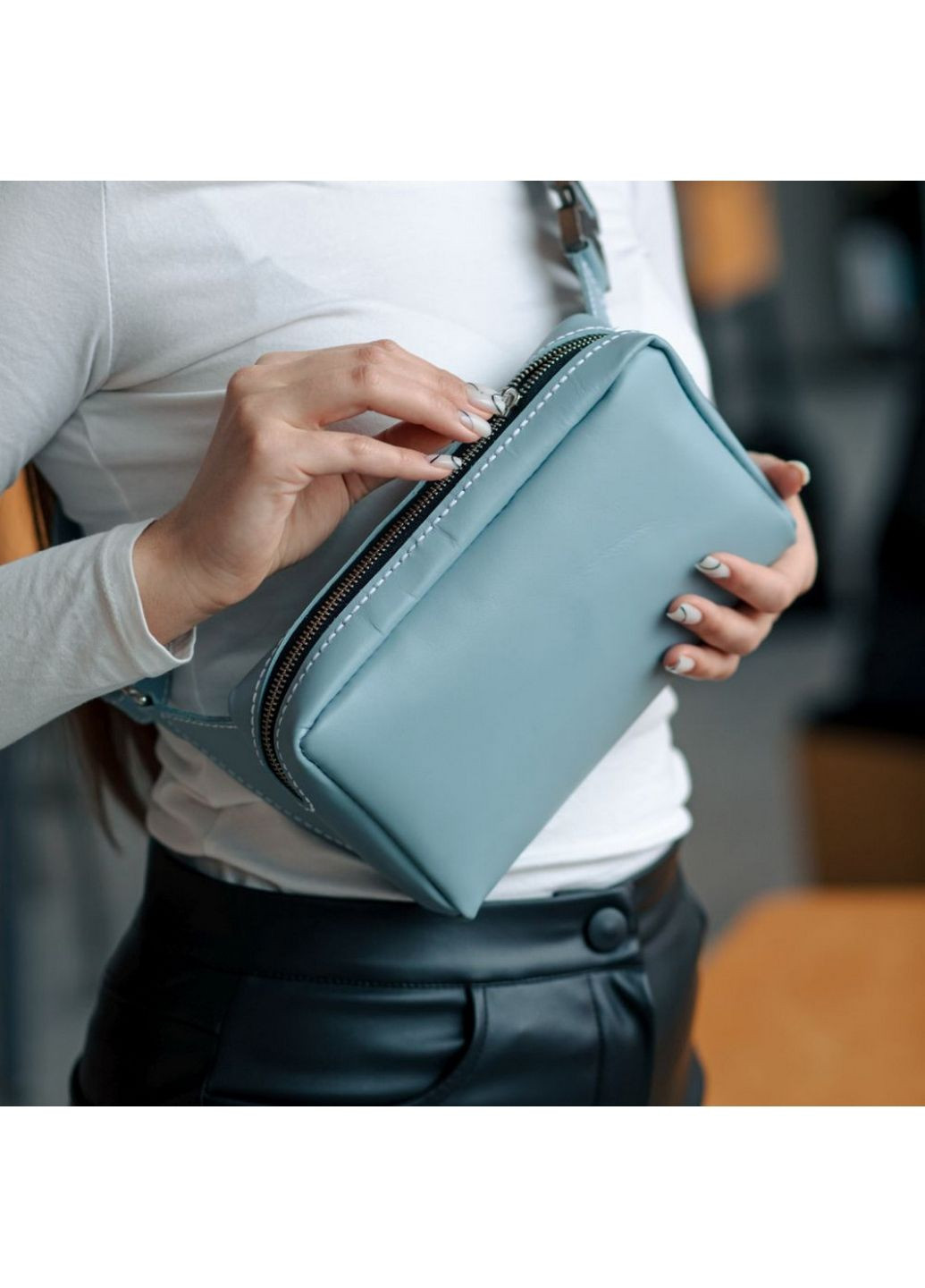 Жіноча шкіряна бананка 22.5х13х6 см PTL (315873149)