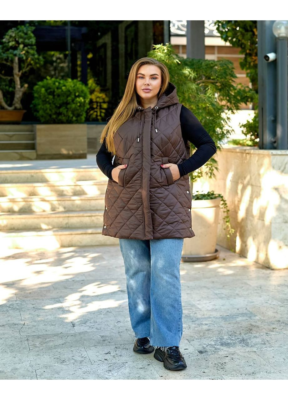 Подовжена жіноча демісезонна жилетка коричневого кольору 34091 No Brand (351850169)