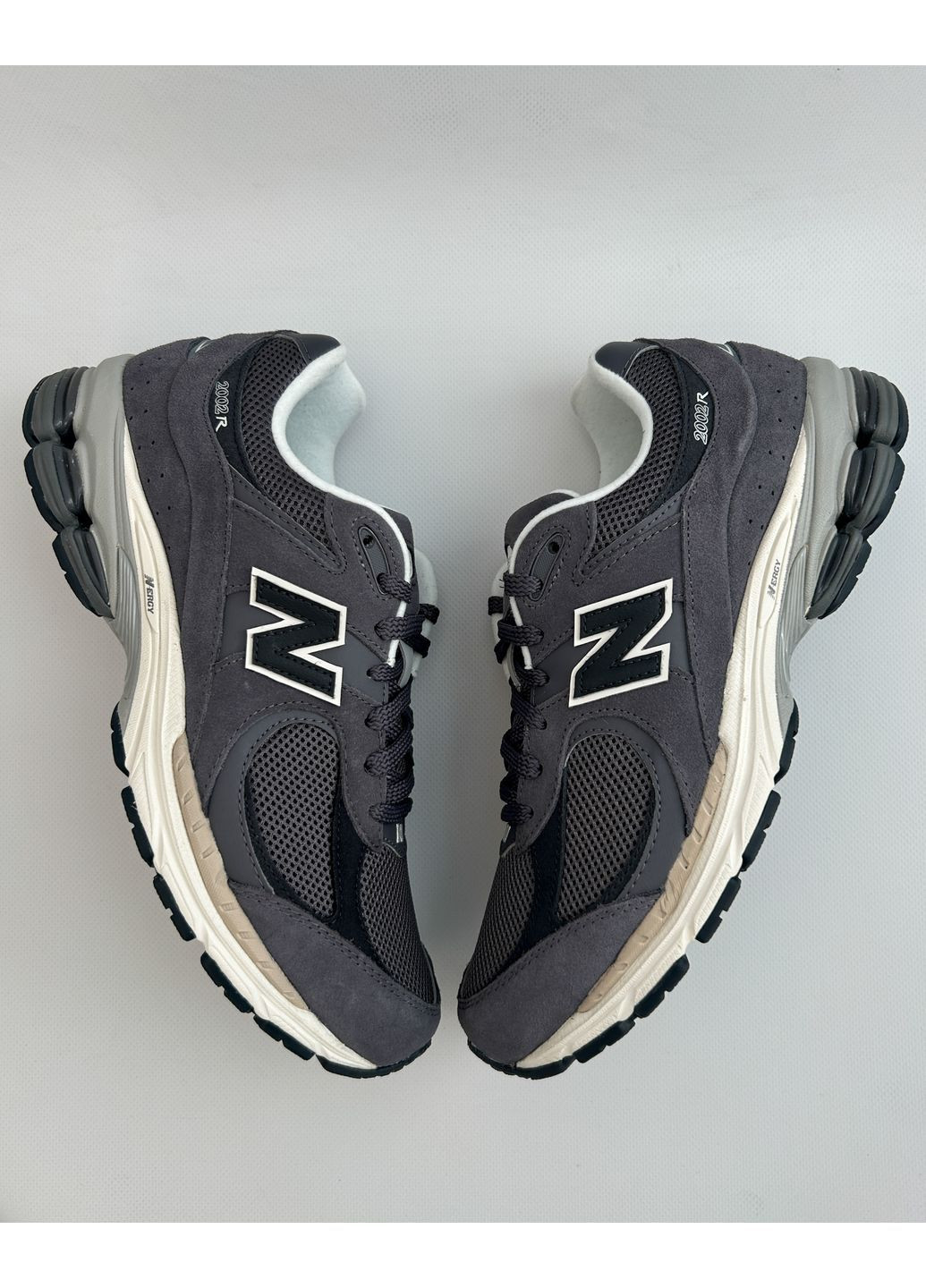 Черные демисезонные кроссовки 2002r New Balance