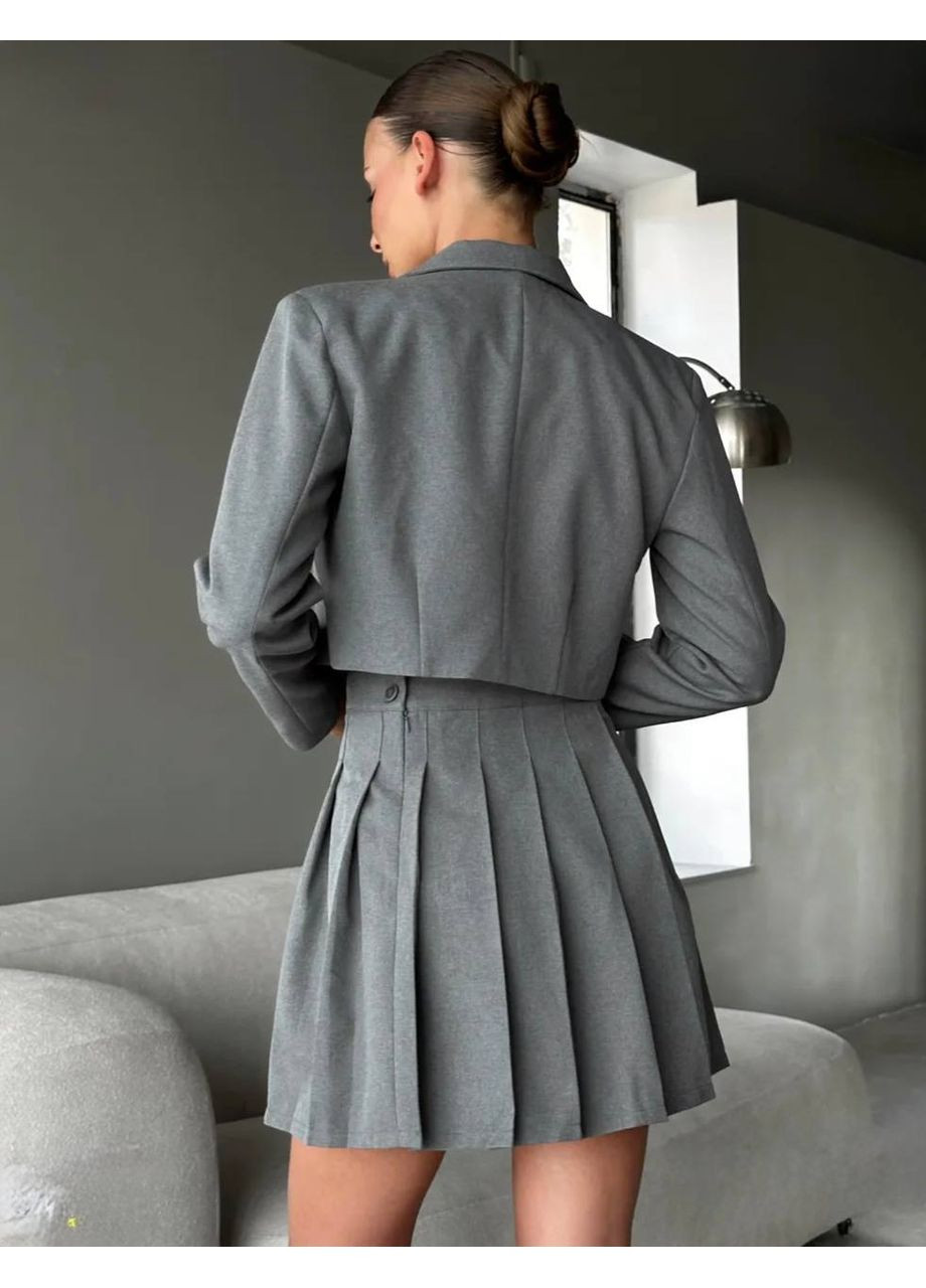 Женский костюм из укороченного пиджака и плиссированной юбки Україна (351480348)