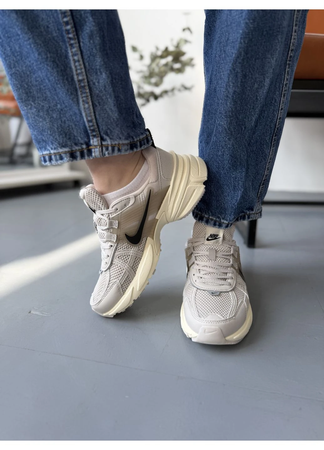 Черные летние кроссовки nike v2k run runtekk beige black найк в2к рантек No Brand