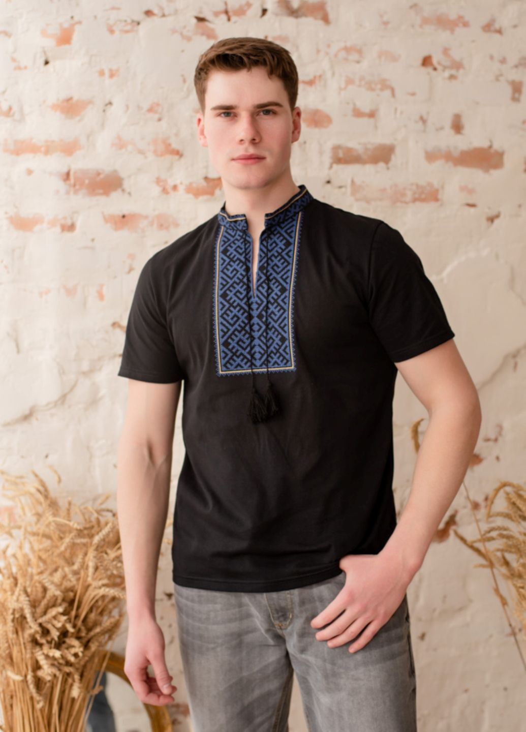Чёрная футболка Vyshyvanka узор украинская символика прямой (330828832)
