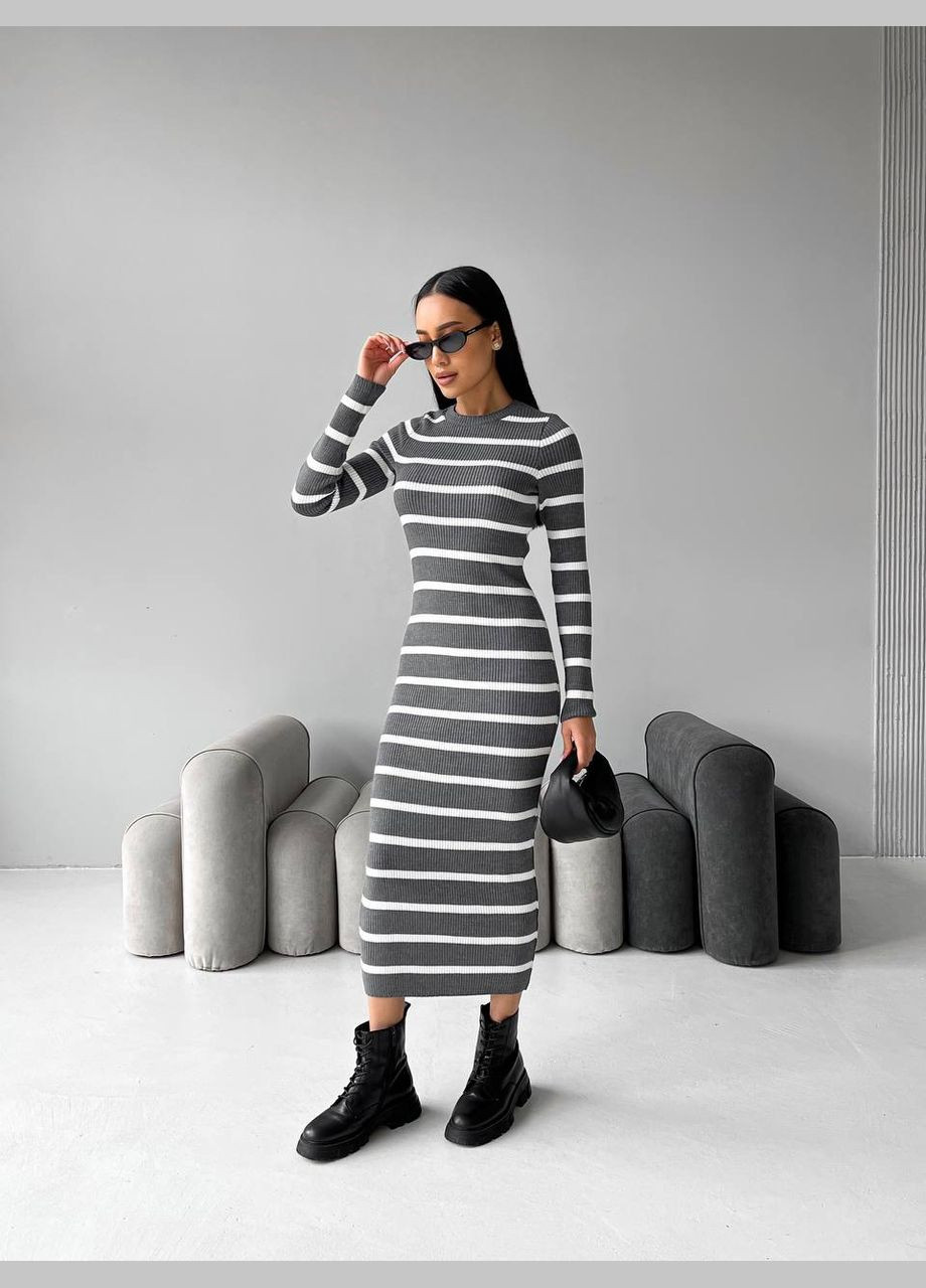 Сіра жіноча сукня міді у смужку колір сірий-білий р.42/46 449394 New Trend