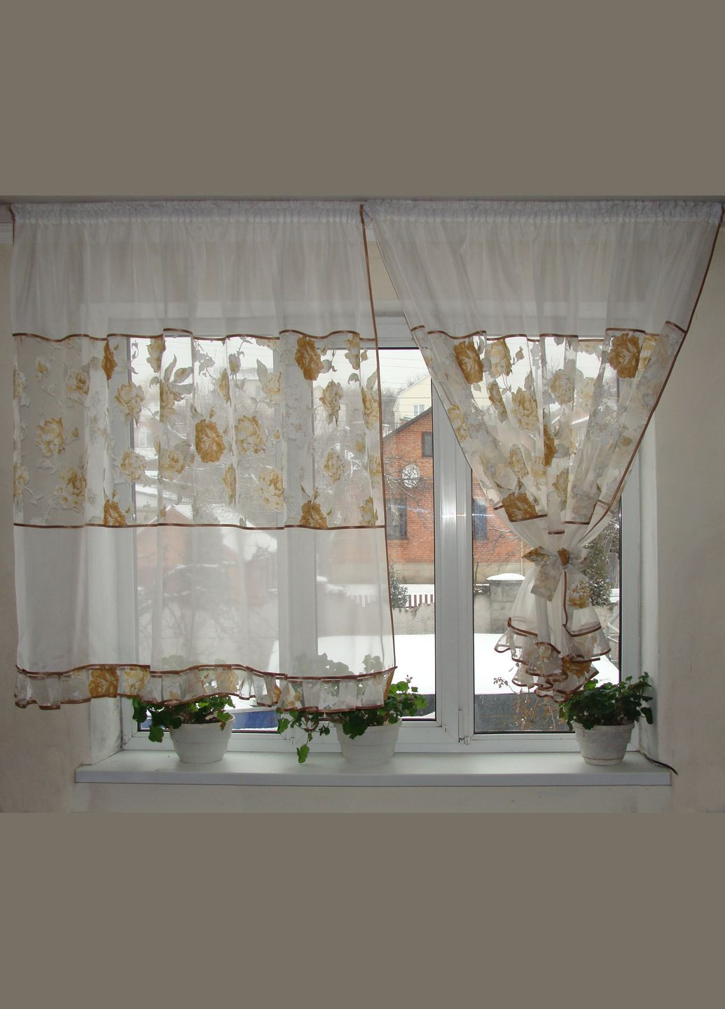 Комплект тюль до подоконника Розы с рюшей 2шт карниз 250см молочный с оранжевым рисунком (19_3а) Firanka Flowers (332211939)