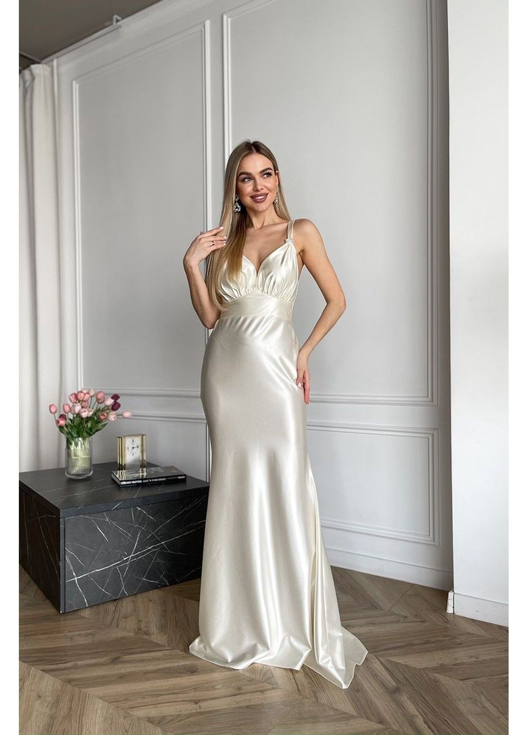 Молочна вечірня сукня максі відкрита спина 25014 кремова Tanita-Romario