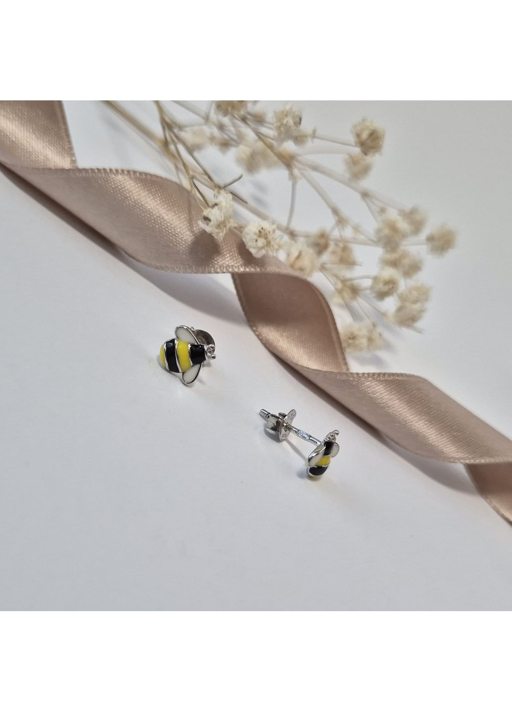 Серебряные серьги гвоздики на фиксаторах Пчелка серебро 925 пробы Родированное с2ец/1245 1.10г Nobrand (363969078)