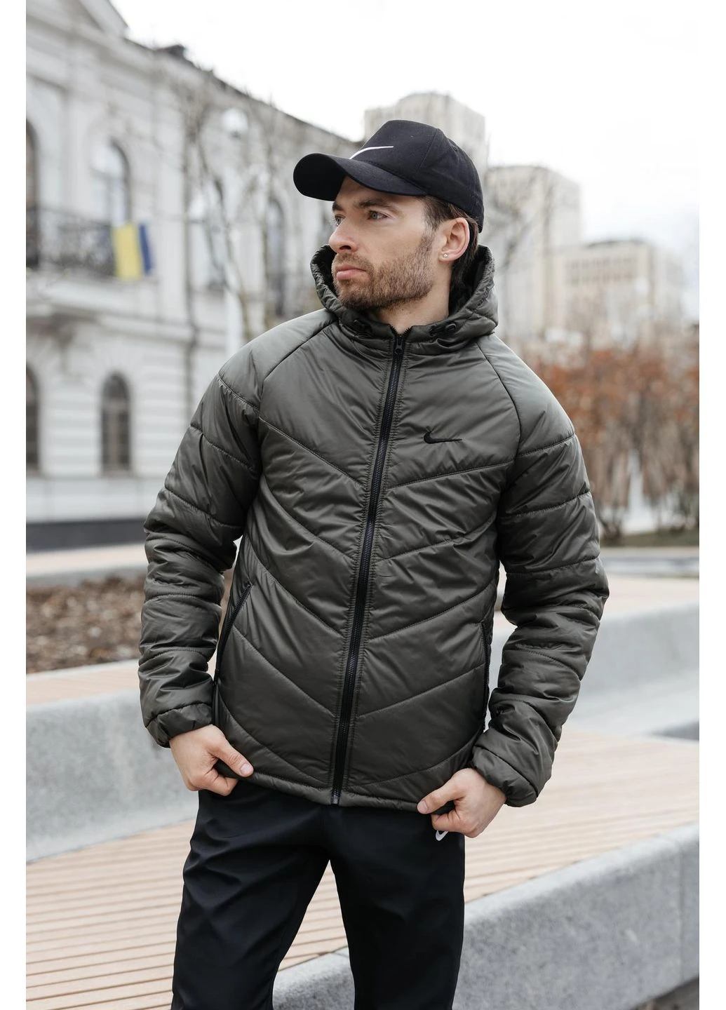 Оливковая (хаки) куртка мужская motion nike Vakko